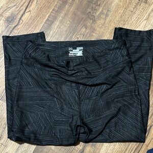 Under Armour Black Geo-Stripe Performance Leggings